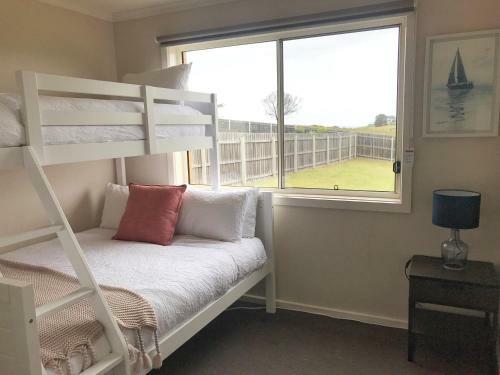 Luxury 4br Home With King Bed Lakes Entrance