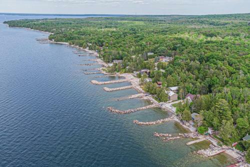 Villa Selena-lakefront-families Only-boat Launch