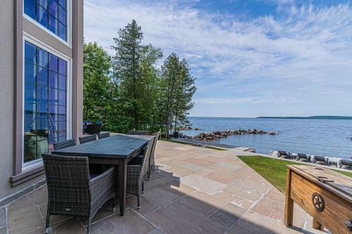 Villa Selena-lakefront-families Only-boat Launch