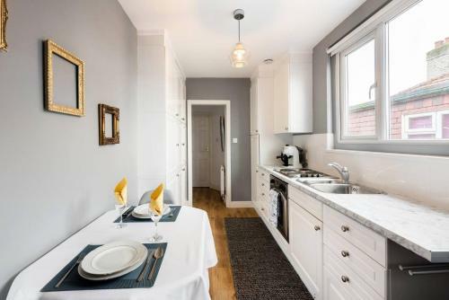 The Bluebird - Luxury Apartment