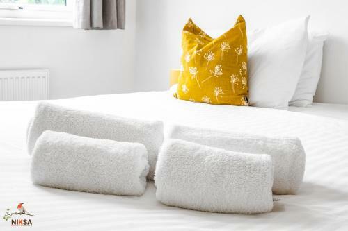 Apartamento Niksa Serviced Accommodation - 3 Bedroom House