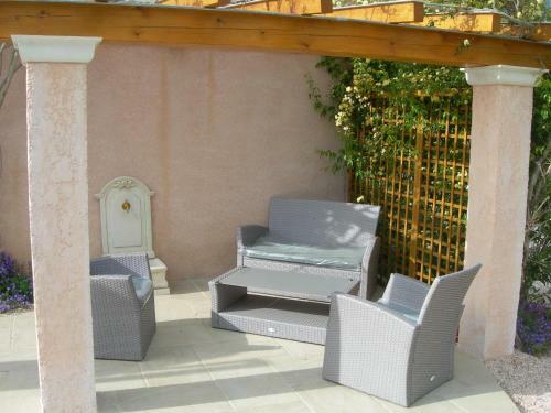 Hostal B&B Villa Les Tamaris