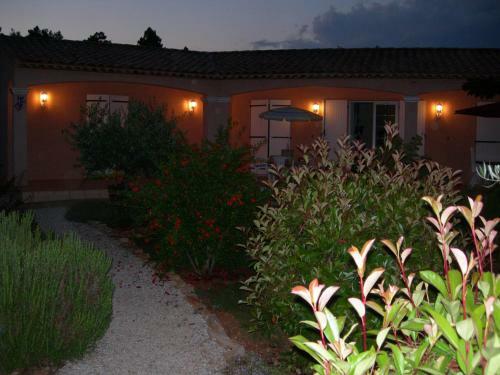 Hostal B&B Villa Les Tamaris