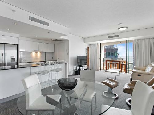 Beautiful 2 Bed Ocean Facing Apartment At Sierra Grand