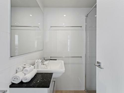 Beautiful 2 Bed Ocean Facing Apartment At Sierra Grand