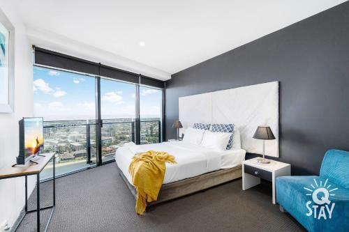 Apartamento Circle On Cavill 1 Bedroom Spa & Study, Hinterland View - Qstay