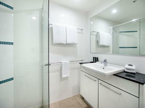 Stunning 2 Bed Ocean Facing Apartment In Sierra Grand