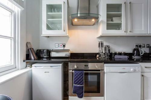 Spacious Central Chic Apartment - Simply Check In