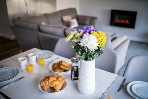 Bellman Apartment - Pet Friendly With Parking