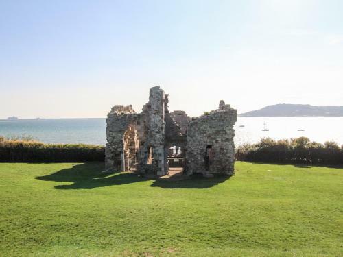 Castle Cove View