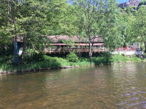 Hotel Restaurant Les Gorges De Chouvigny