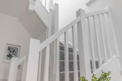 Charming Cottage In Windsor - Walk To Castle &shops!