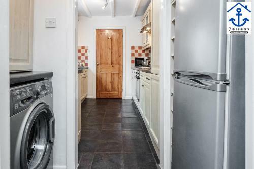 Luxury Town House Windsor With Garden And Parking