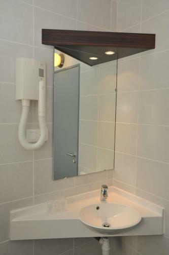 Hotel Balladins La Fert� Bernard Cherr�
