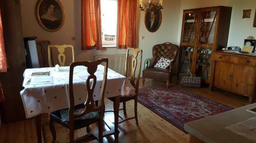 Bed & Breakfast Weingut Albert, Familie Cramer