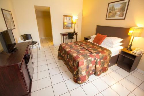 Parkway Inn Airport Motel