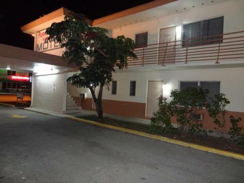 Parkway Inn Airport Motel