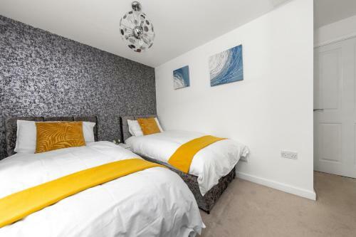 Royal House Wolverhampton - Perfect For Contractors & Large Groups
