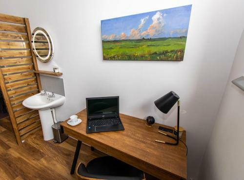 Hostal Cades Accommodation