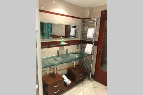 Apartamento Spacious Luxury 2 Bed Flat With Sauna And Triple Garage