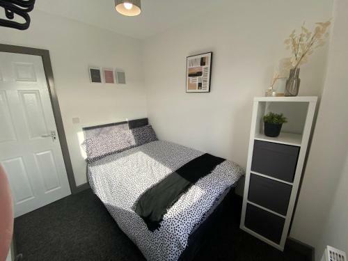 Silver Stag Properties, Large 5 Bedroom Property With 5 Bathrooms
