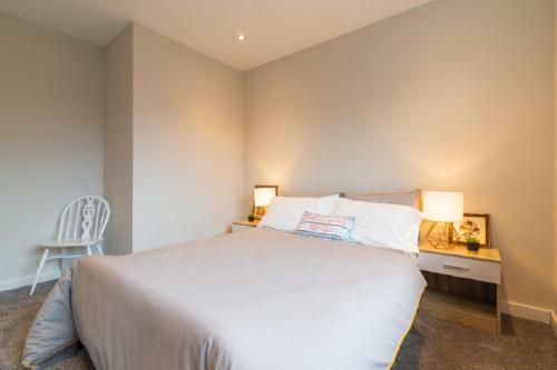 Beautiful 6 Bedroom Holiday Home, Manchester