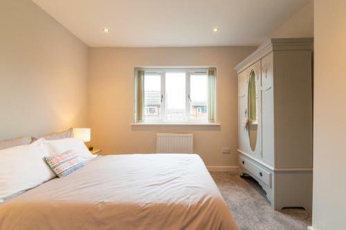 Beautiful 6 Bedroom Holiday Home, Manchester