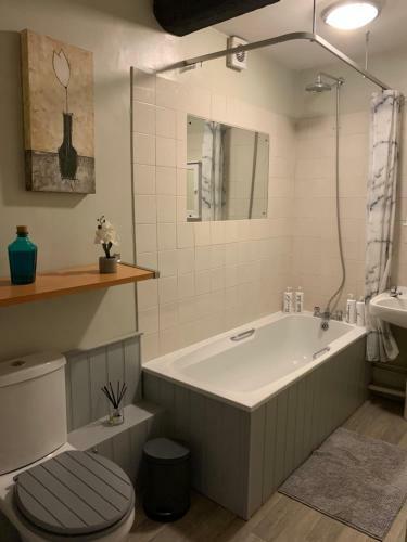 Apartamento Quirky Riverside Flat (1 Bed) With Sunny Garden