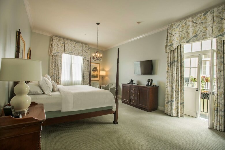 Bienville House Hotel