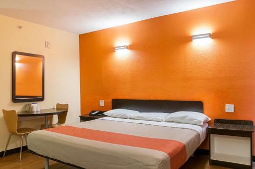 Motel 6 New Orleans - Near Downtown