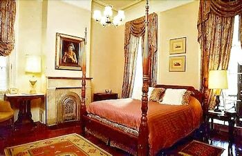 Bed & Breakfast Fairchild House