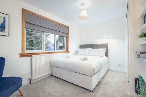 Green Tiles - Large 5 Bedroom Property