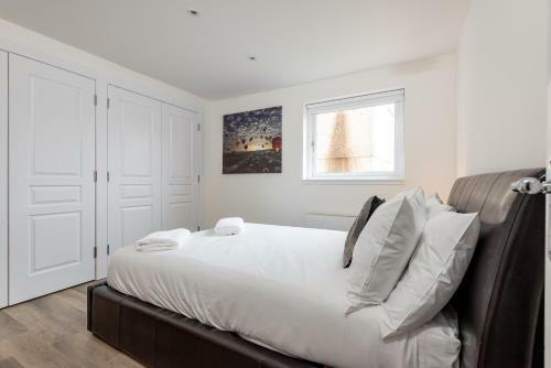 Murrays Bridge - Central Apartment With Parking