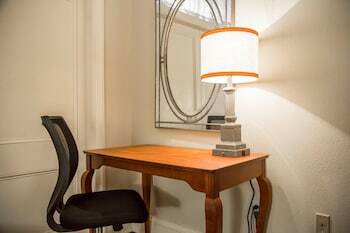 St. James Hotel, An Ascend Collection Hotel