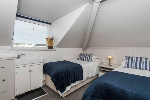 Headlands-2 Bed-sea View Apartment-trearddur Bay