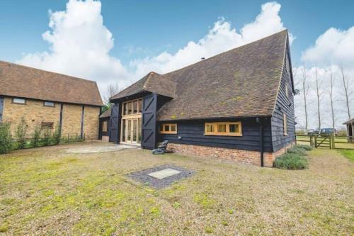 Dorney Barn - By The Accommodation Club