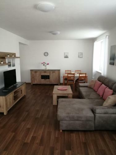 Apartm�ny U St?�brn�ch
