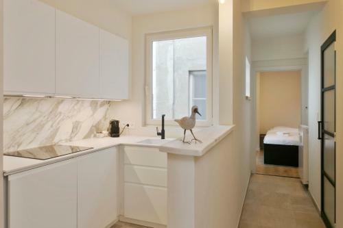 City Center Apartment - Only 50m From The Beach!
