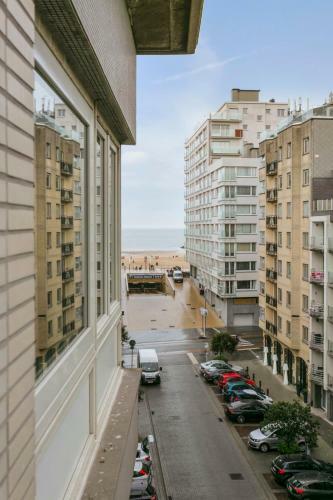 City Center Apartment - Only 50m From The Beach!