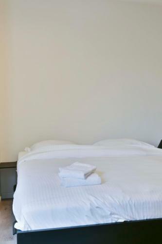 City Center Apartment - Only 50m From The Beach!