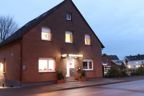Hostal Schiller Pension