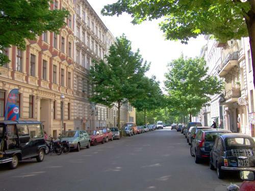 Quiet Courtyard Apartment (kb6)