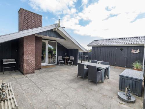 Holiday Home Fan� Cxlvii