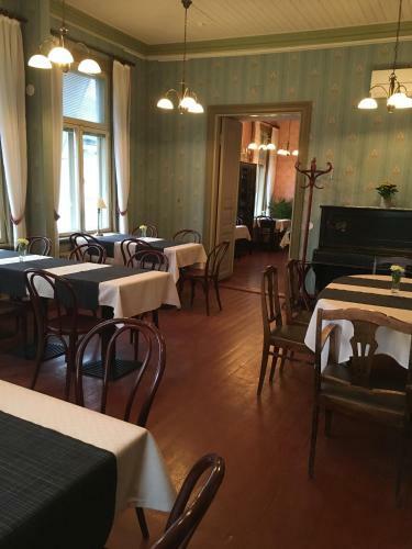 Cafe-restaurant & Hotel Saima