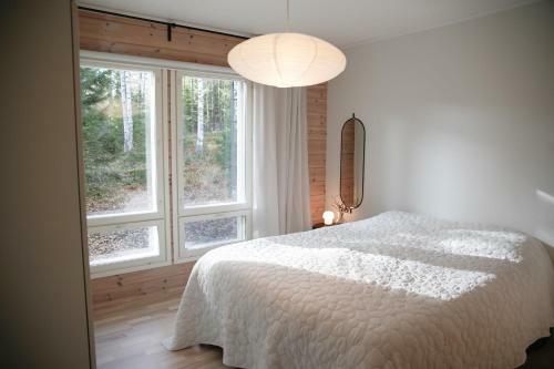 Villa Laidike With Sauna/fireplace, 80 Km Helsinki