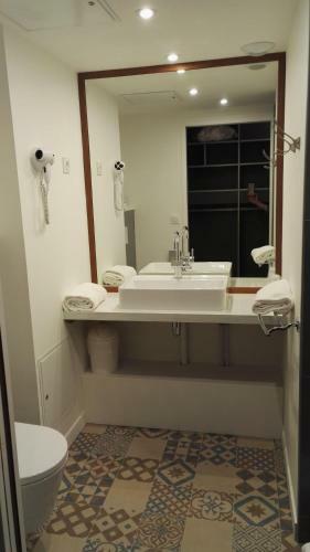 Hotel Libera Caen Colombelles