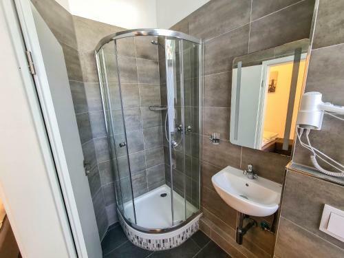 Homesuites Apartments