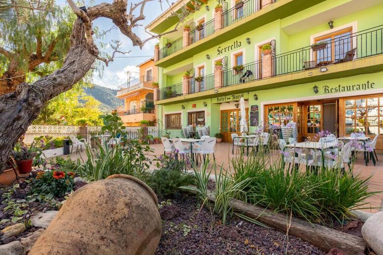 Hotel Rural Serrella