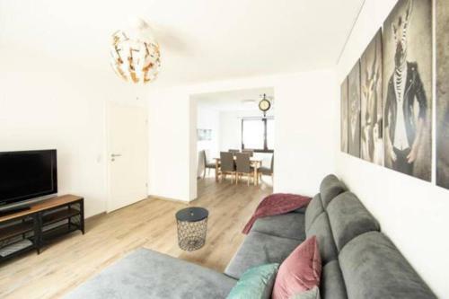 Br�hl Mitte, Neu Renoviertes Haus