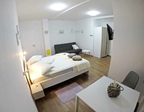 Hostal Guesthouse Villa Domenico